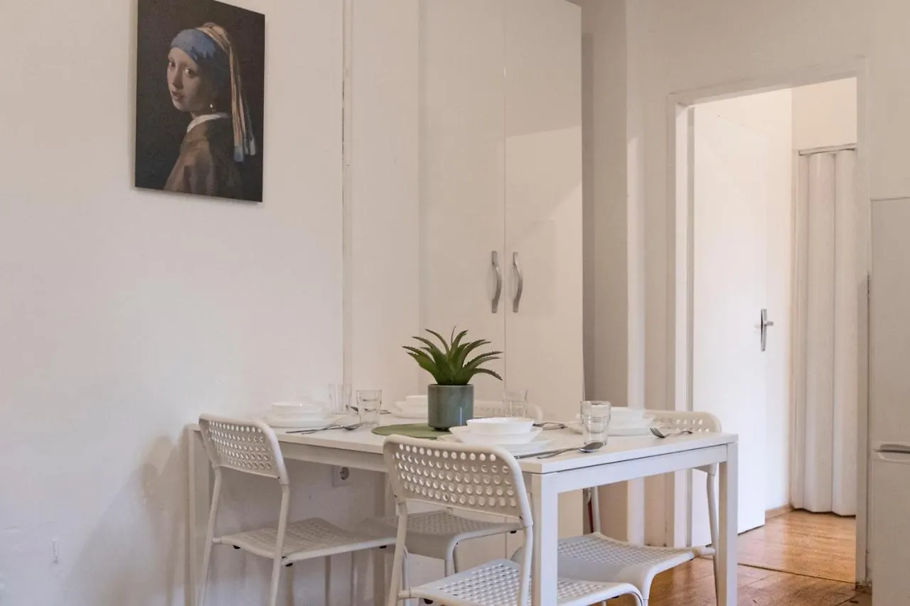 Beautiful 1Br & 1Lr Apartment - Perfect For Longstays فيينا
