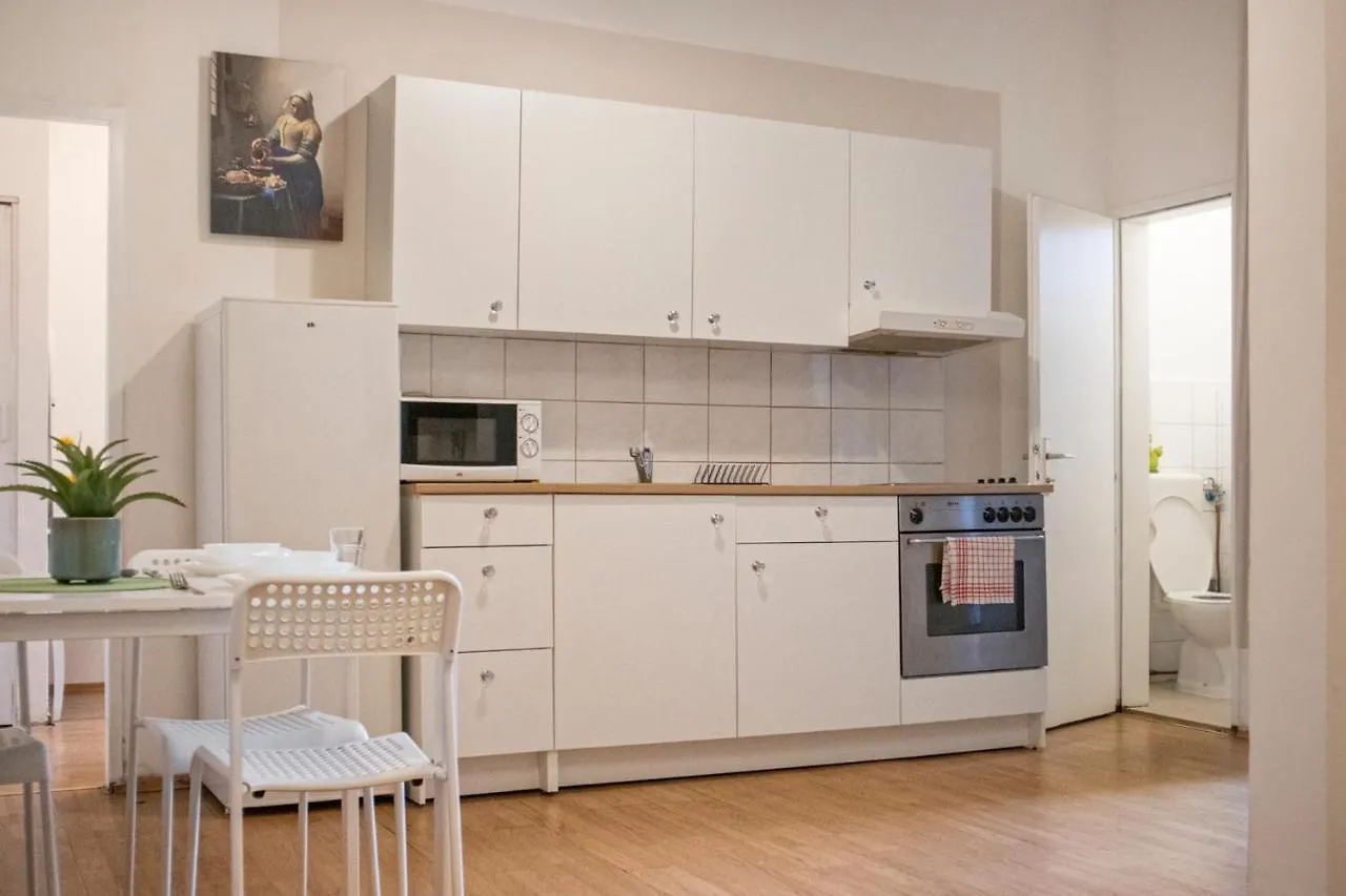 Beautiful 1Br & 1Lr Apartment - Perfect For Longstays فيينا