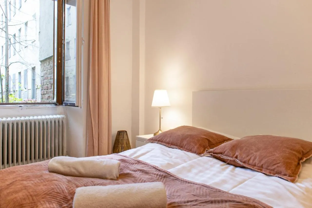 Beautiful 1Br & 1Lr Apartment - Perfect For Longstays فيينا