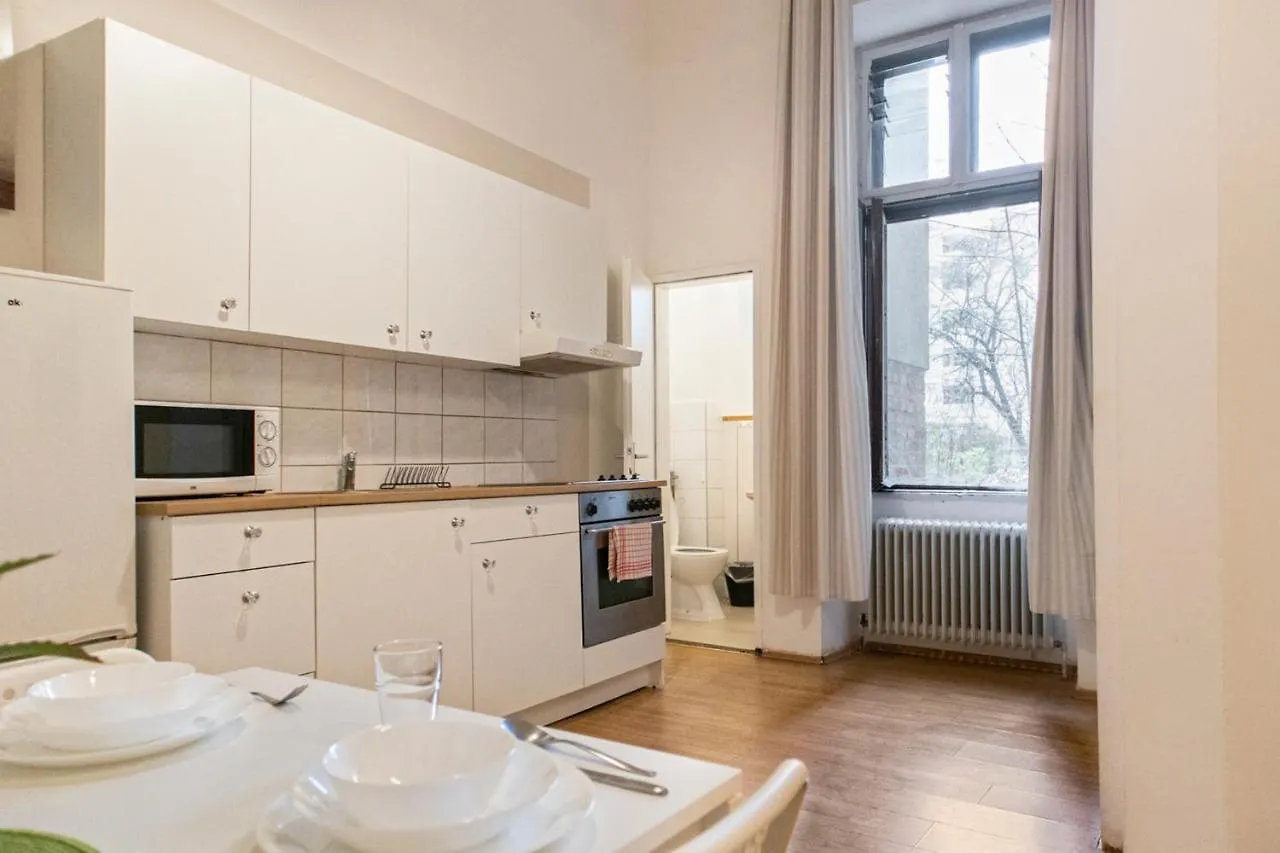 Beautiful 1Br & 1Lr Apartment - Perfect For Longstays Vienna